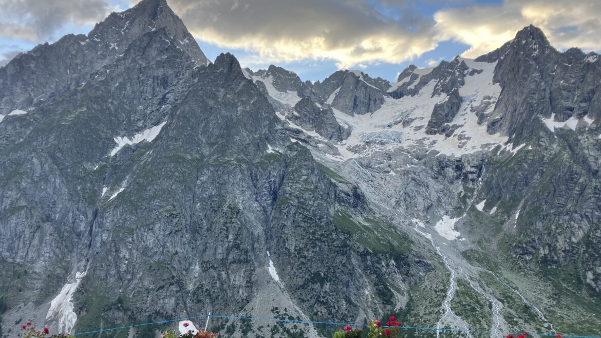 trek-mi-hiking-mont-blanc